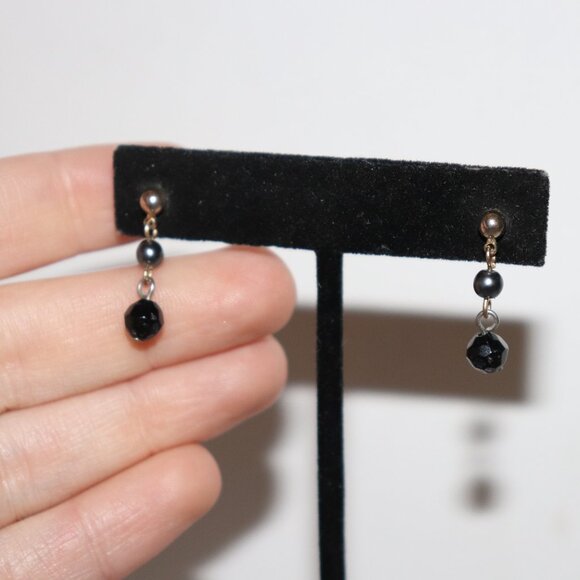 🖤 Gold, Gray Pearl & Black Dangle Earrings · 1" ✨ - Picture 2 of 4